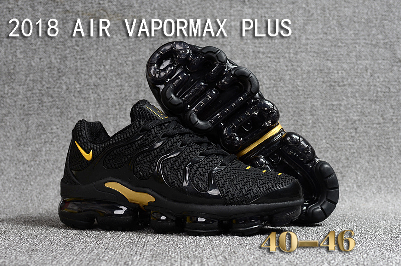 black and gold nike vapormax plus