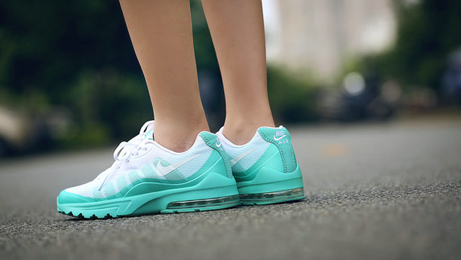 nike air max invigor 95