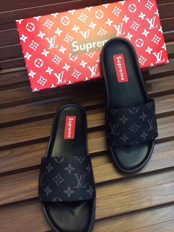 claquette louis vuitton supreme